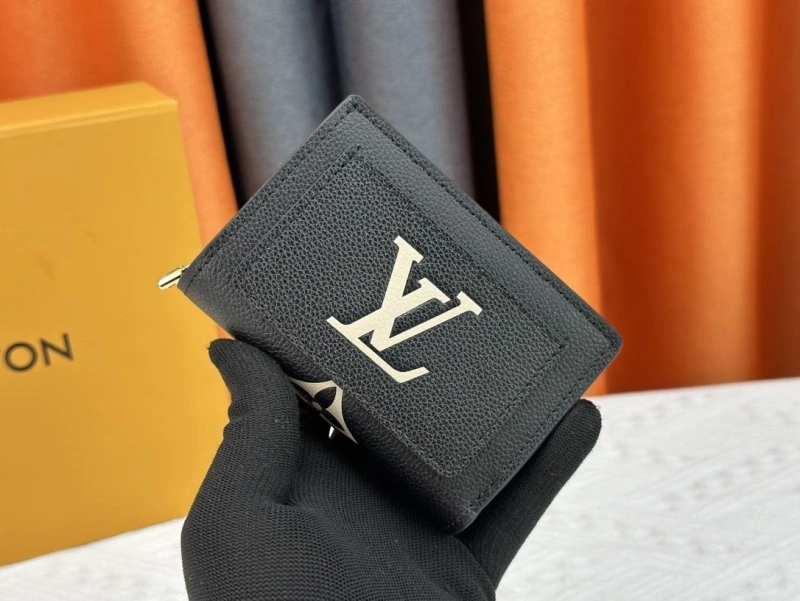 LV Wallets 4233G-0576