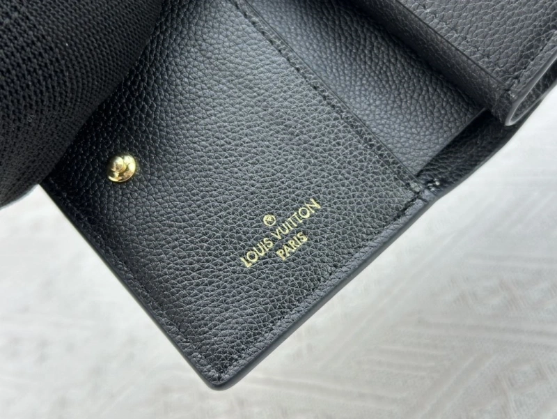 LV Wallets 4233G-0576