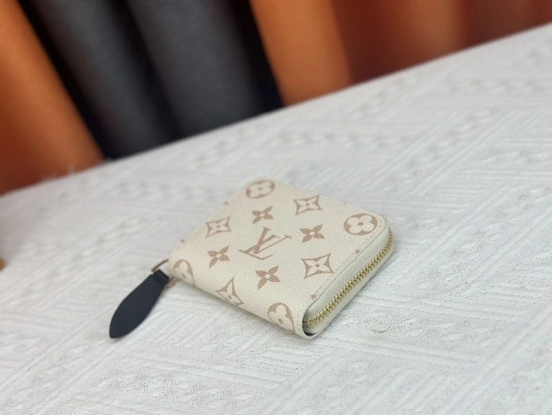 LV Wallets 4233G-0580