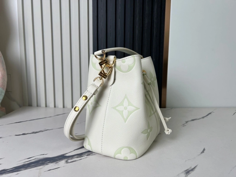 LV Bucket Bags 4233G-0641