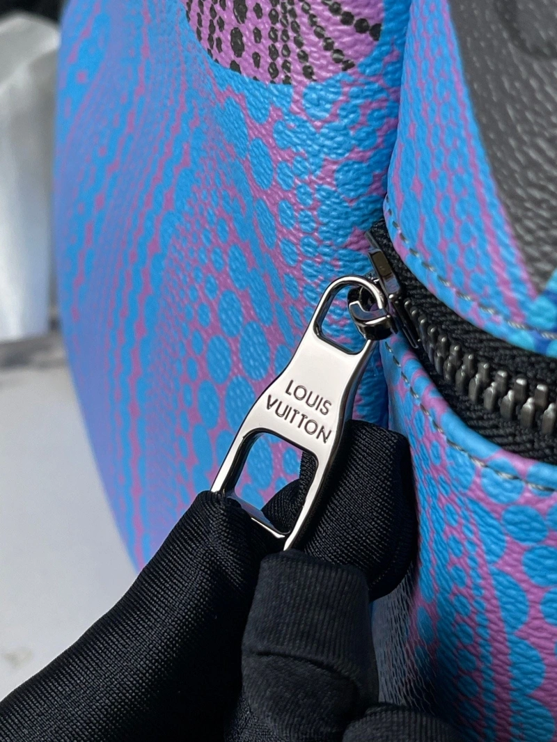 LV Backpacks 4233G-0668