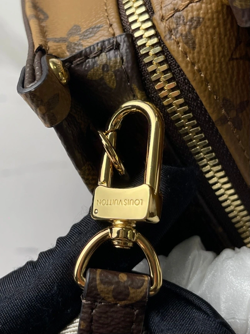 LV Shopping Bags 4233G-0679