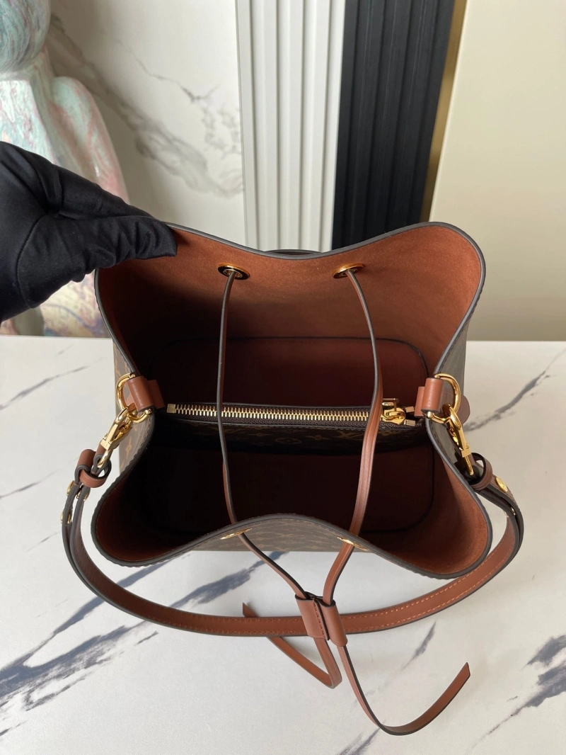 LV Bucket Bags 4233G-0686