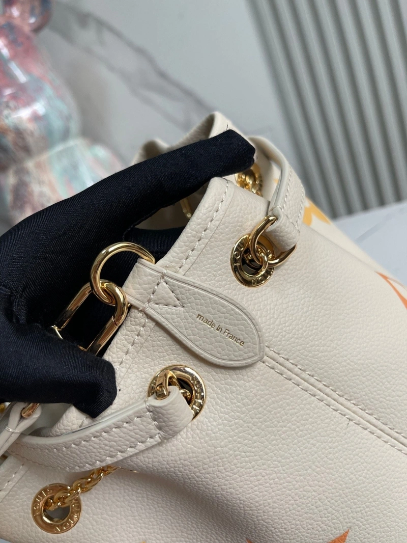 LV Bucket Bags 4233G-0691