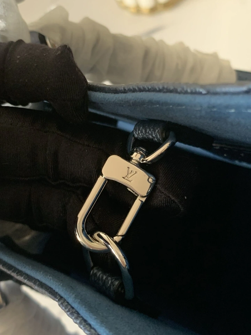 LV Shopping Bags 4233G-0752