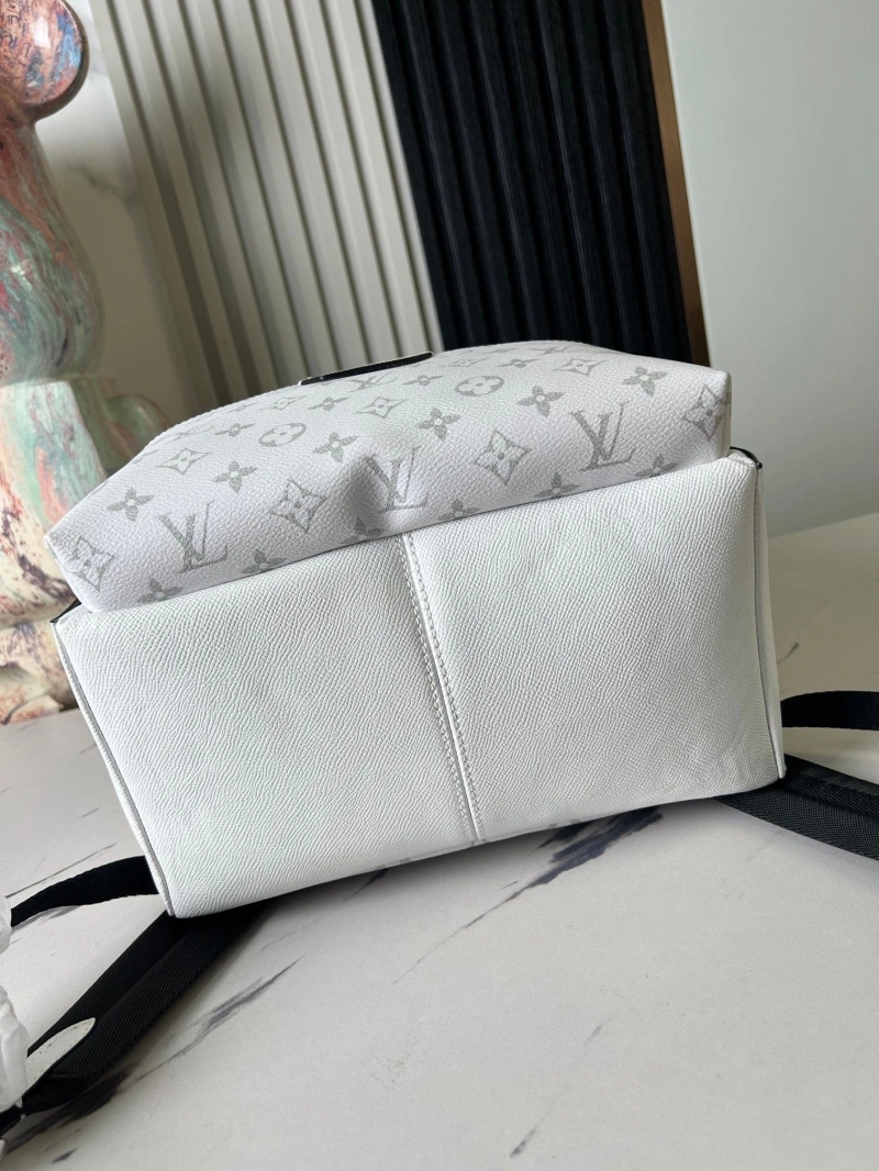 LV Backpacks 4233G-0781