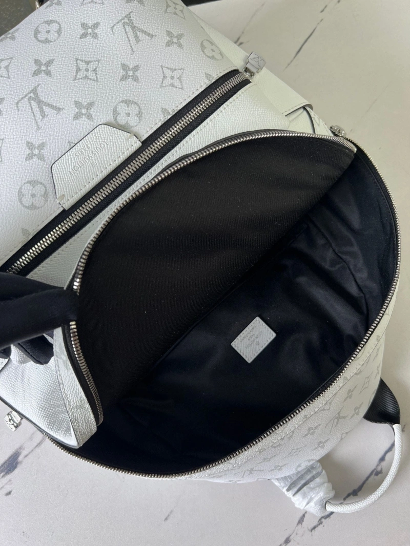 LV Backpacks 4233G-0781