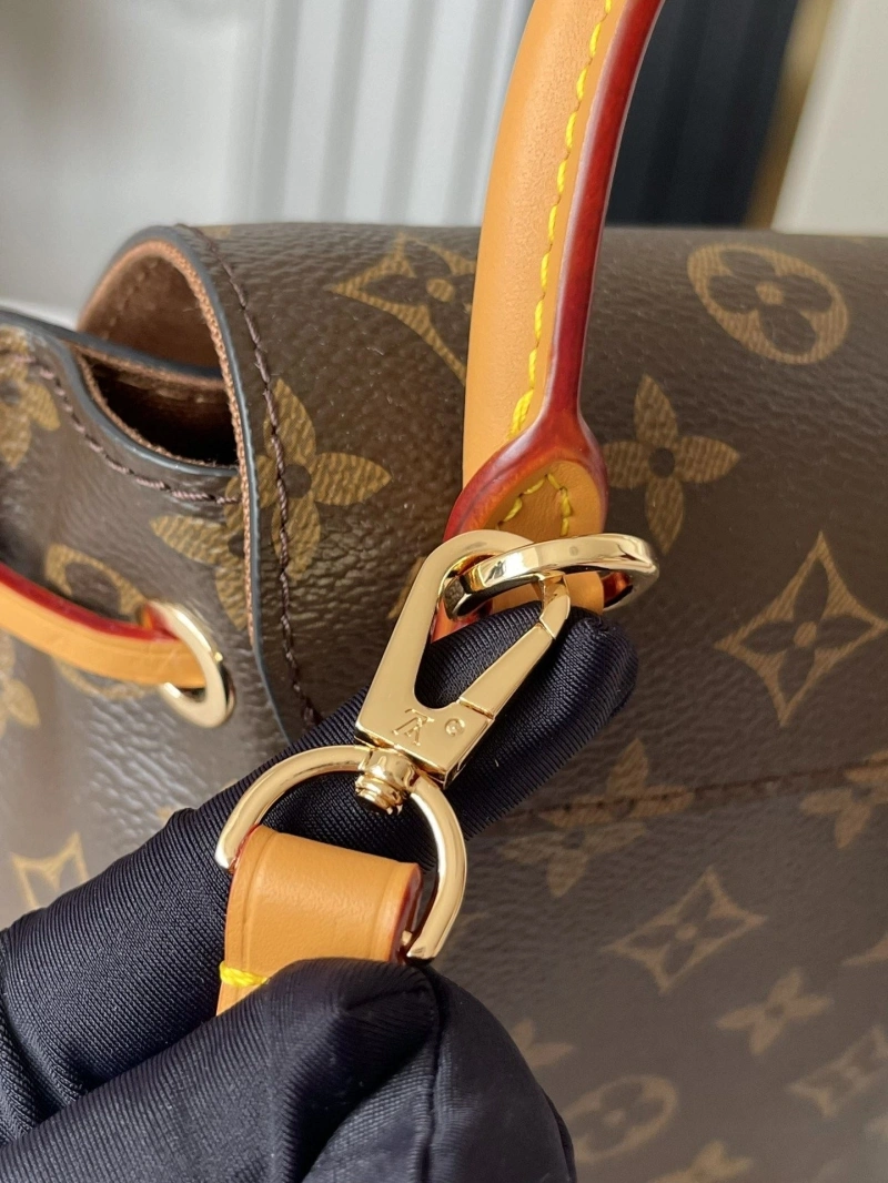 LV Backpacks 4233G-0788