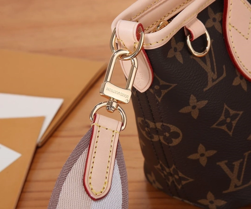 LV Shopping Bags 4233G-0989