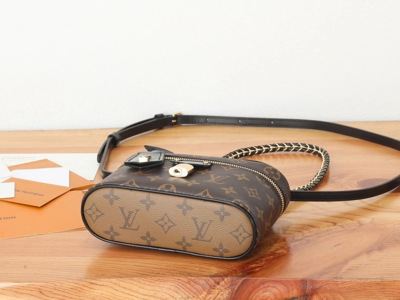 LV Cosmetic Bags 4233H-0113