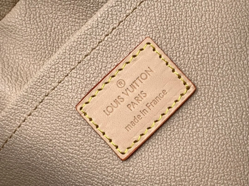 LV Cosmetic Bags 4233H-0121