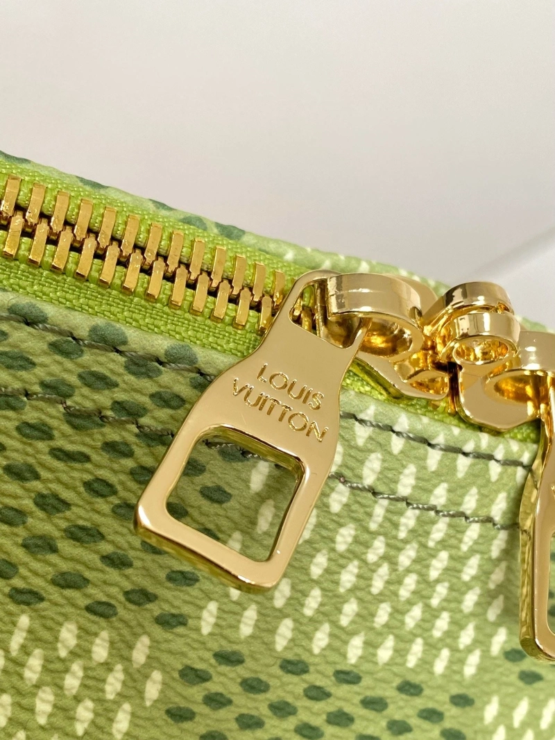 LV Travel Bags 4233H-0139