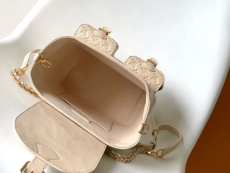 LV Backpacks 4233H-0165
