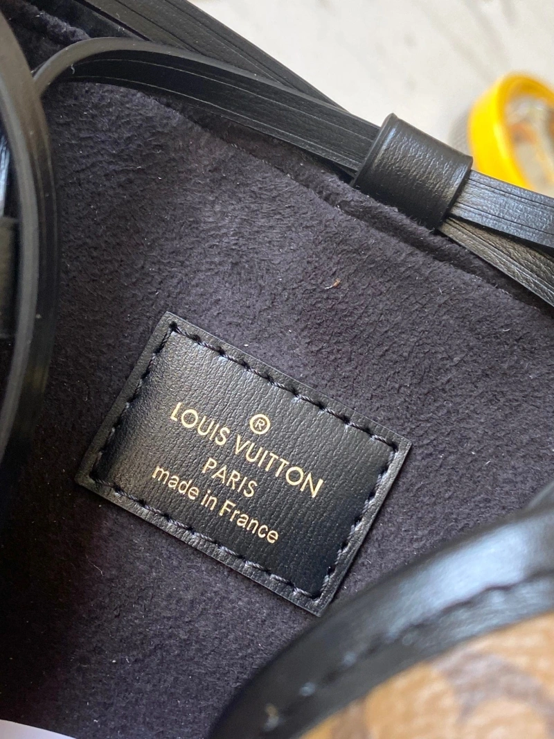 LV Bucket Bags 4233H-0204