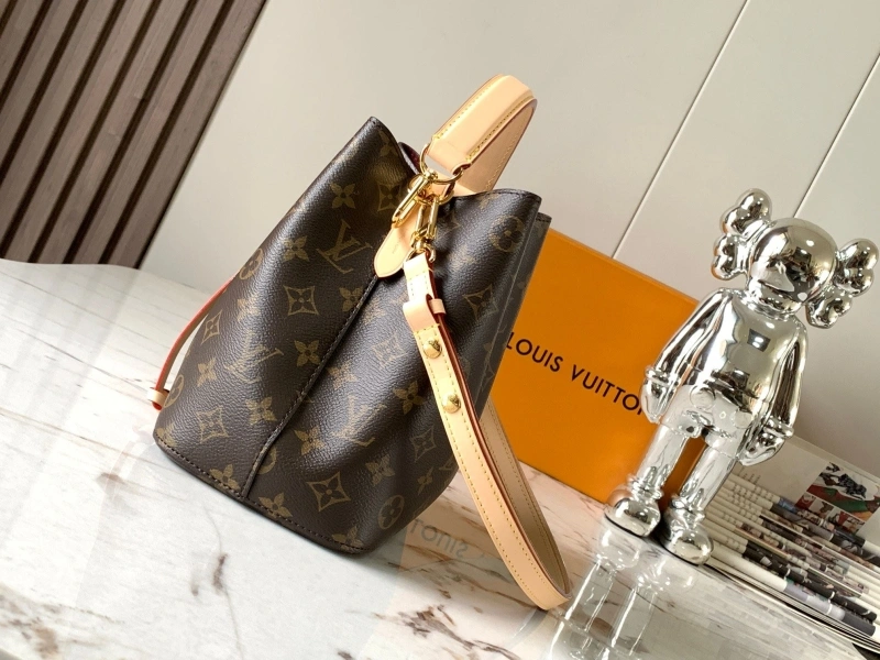 LV Bucket Bags 4233H-0223