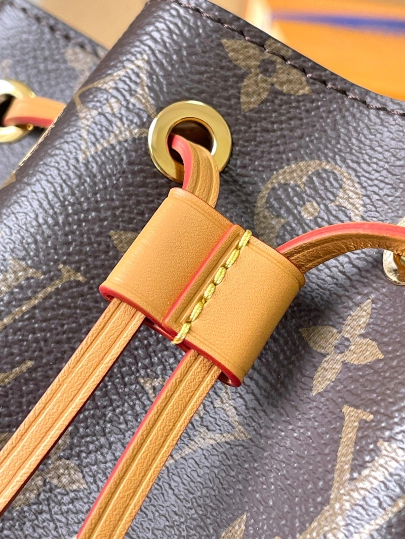 LV Backpacks 4233H-0252