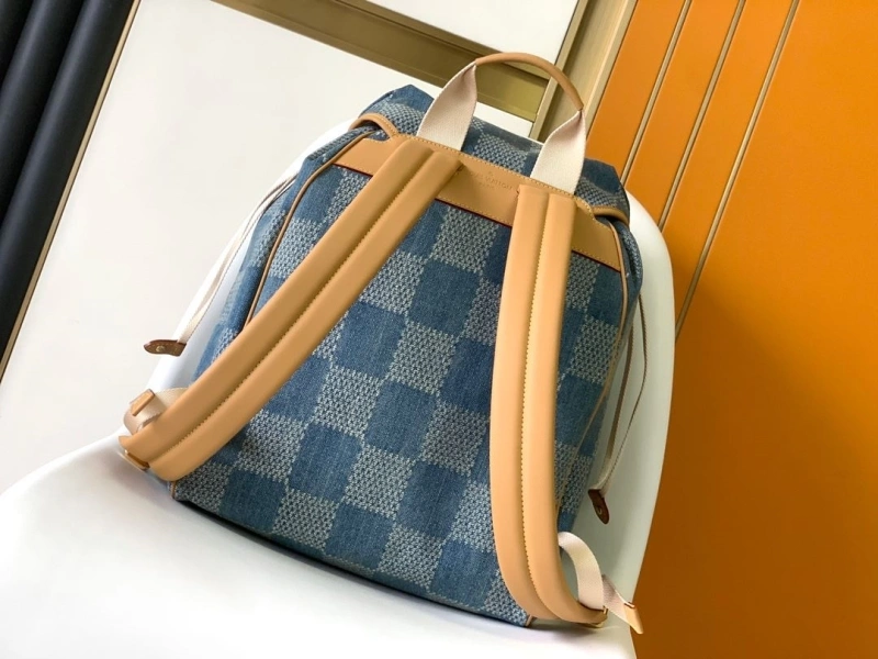 LV Backpacks 4233H-0271