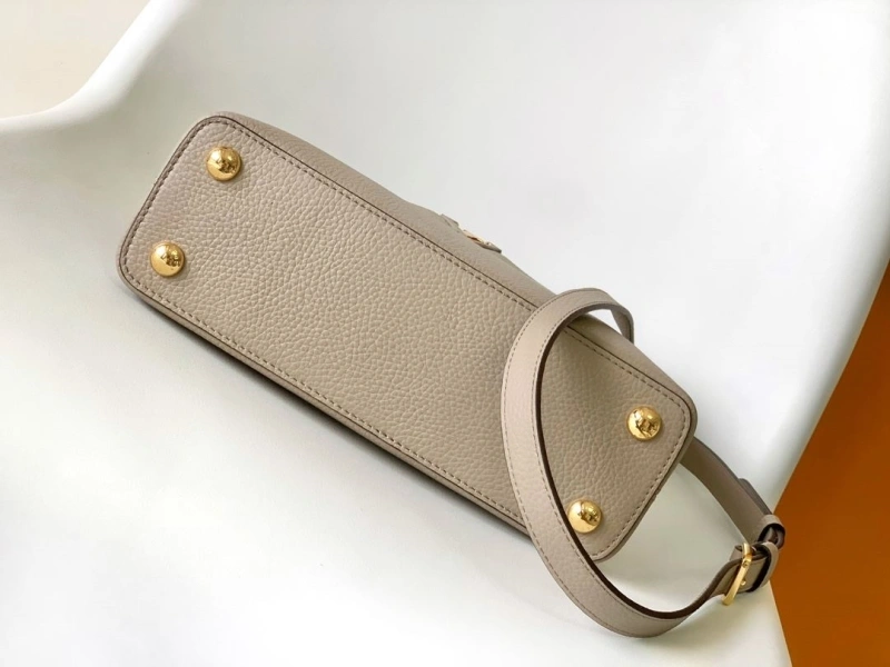LV Capucines Bags 4233H-0276