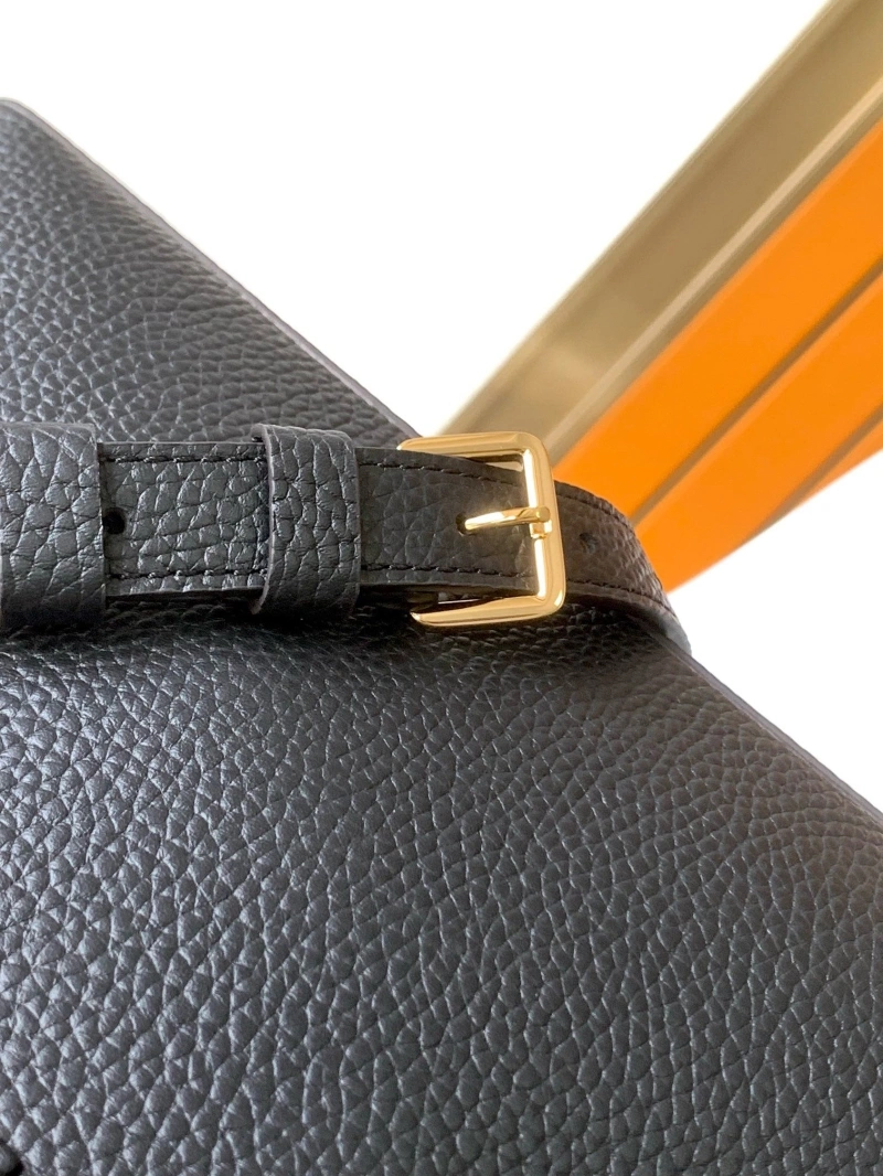 LV Capucines Bags 4233H-0277