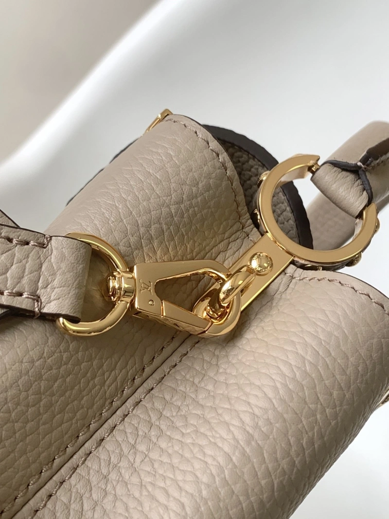 LV Capucines Bags 4233H-0279