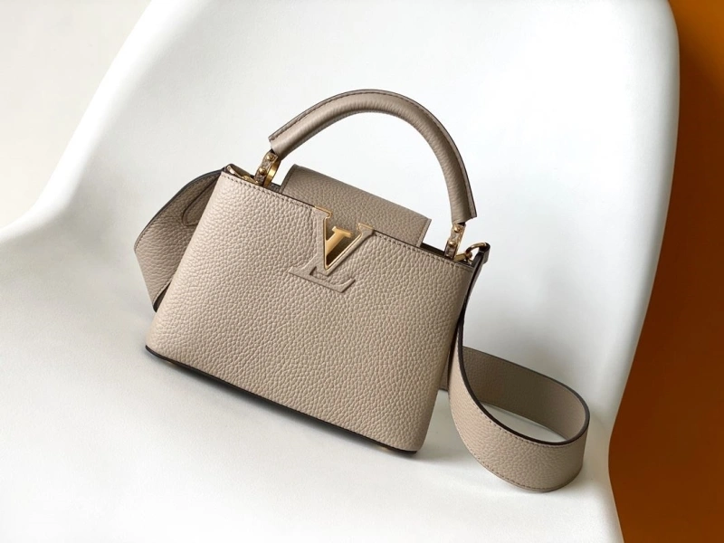 LV Capucines Bags 4233H-0286