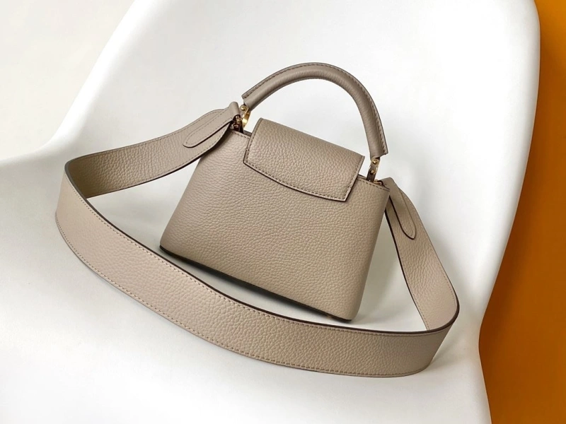 LV Capucines Bags 4233H-0286