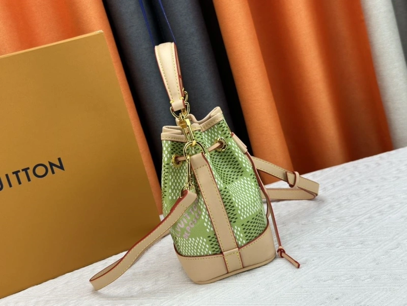 LV Bucket Bags 4233H-0298