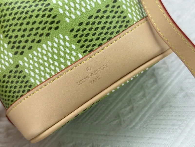 LV Bucket Bags 4233H-0298