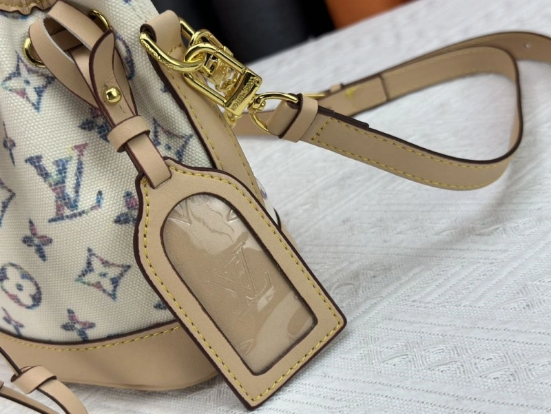 LV Bucket Bags 4233H-0322