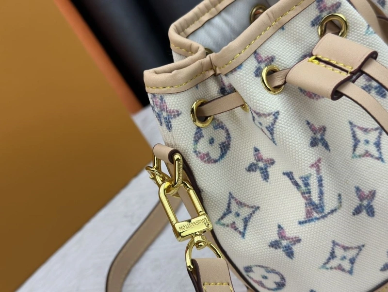 LV Bucket Bags 4233H-0322