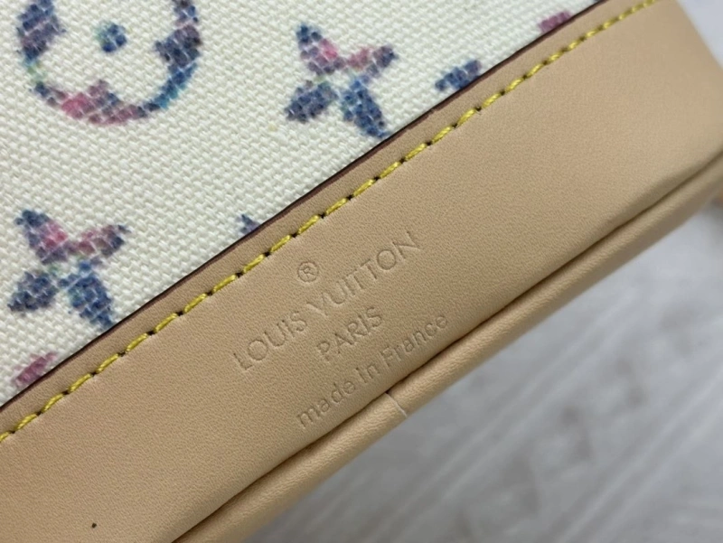 LV Bucket Bags 4233H-0322