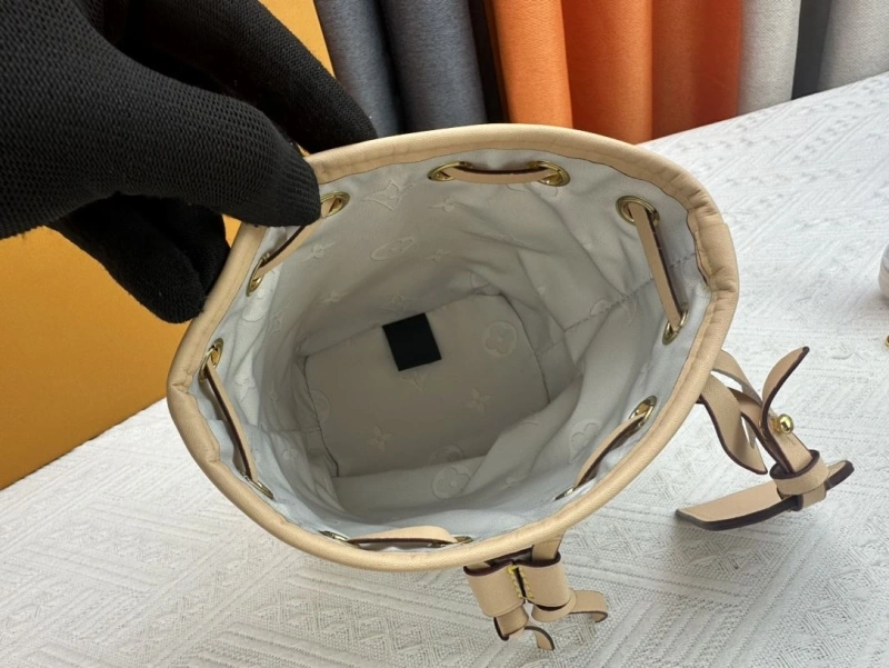 LV Bucket Bags 4233H-0322