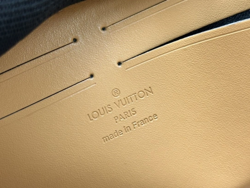 LV Clutch Bags 4233H-0331