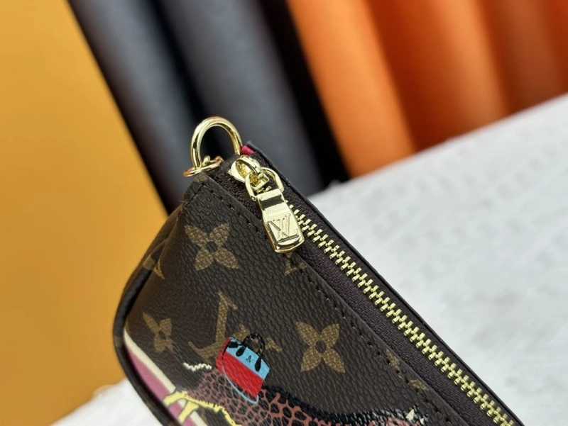 LV Clutch Bags 4233H-0342
