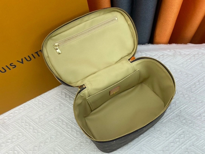LV Cosmetic Bags 4233H-0412