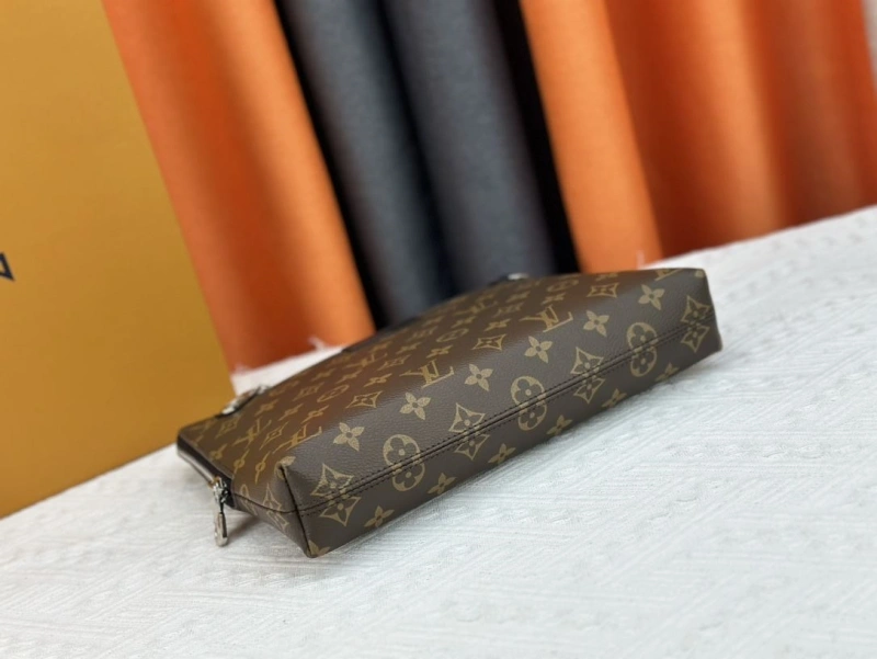 LV Clutch Bags 4233H-0448