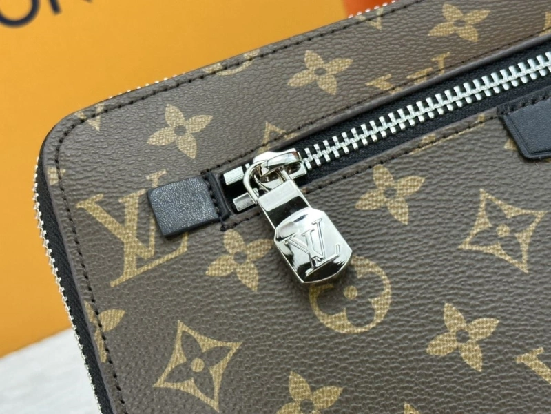 LV Clutch Bags 4233H-0448