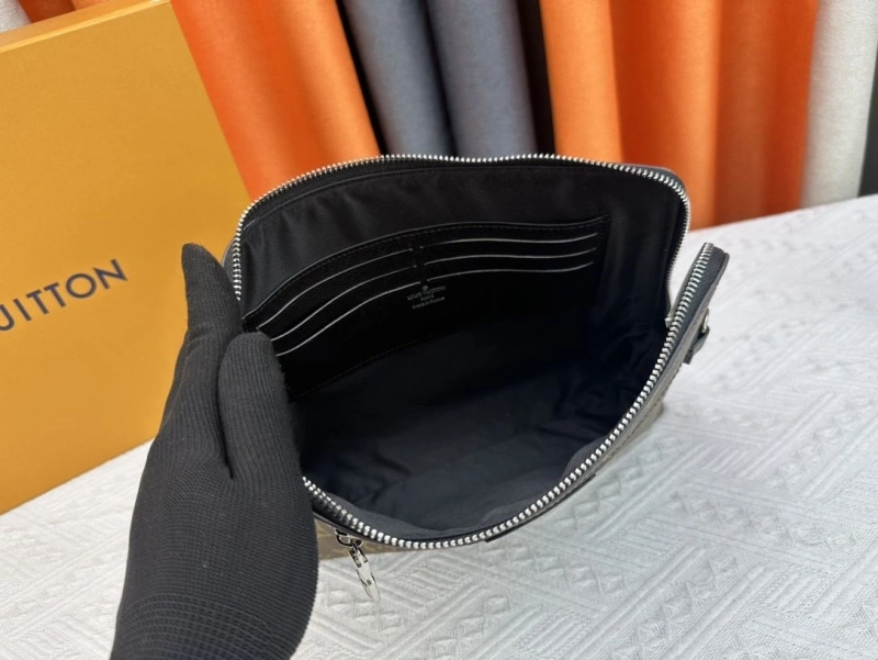 LV Clutch Bags 4233H-0448