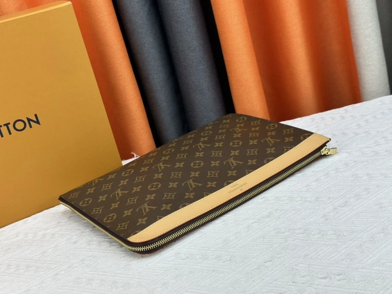 LV Clutch Bags 4233H-0451