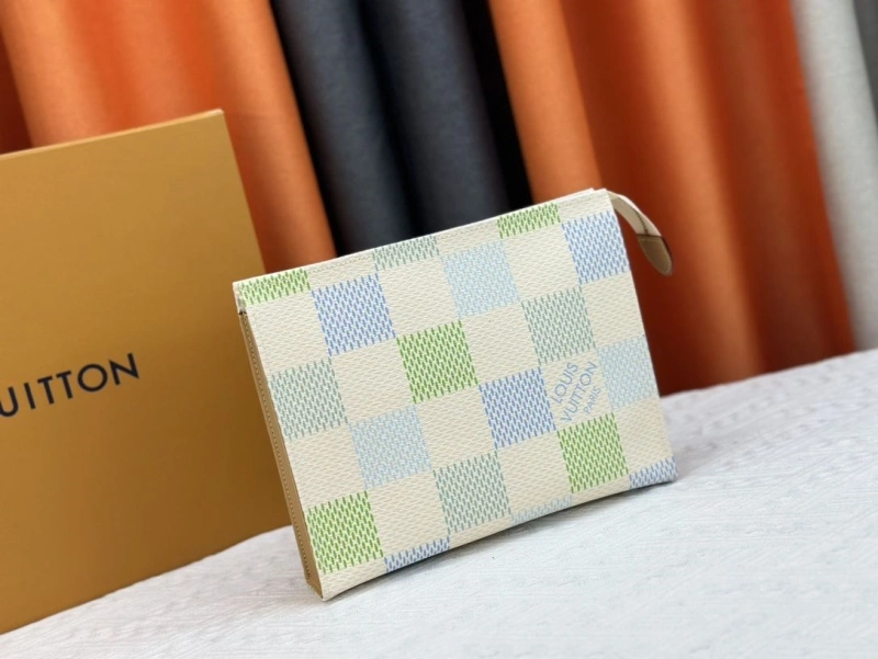 LV Clutch Bags 4233H-0455