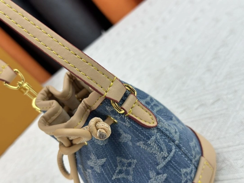 LV Bucket Bags 4233H-0515