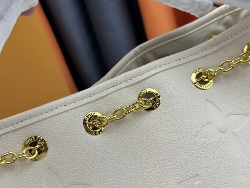 LV Shopping Bags 4233H-0517