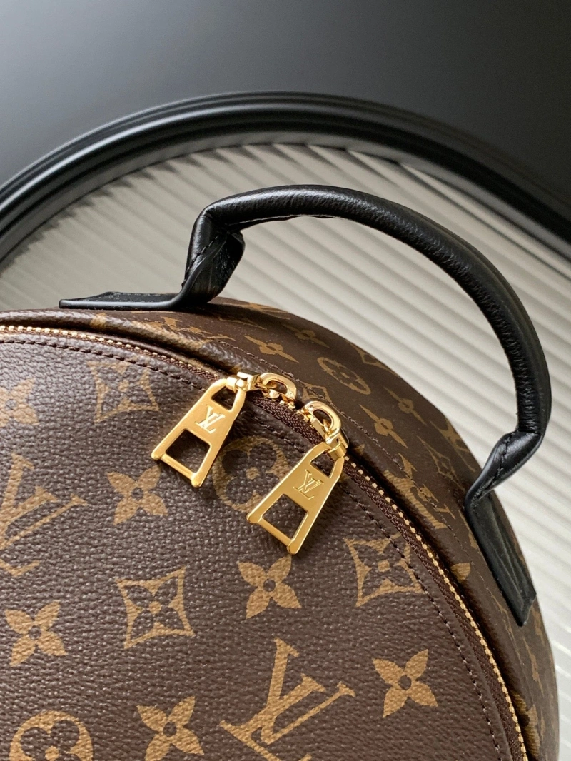 LV Backpacks 4233H-0560