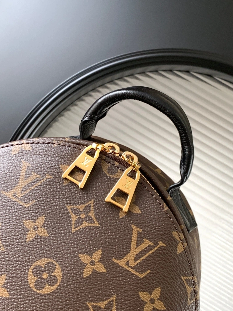 LV Backpacks 4233H-0561