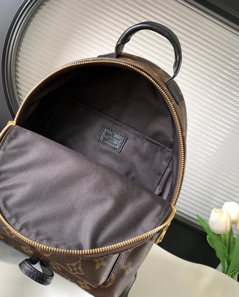 LV Backpacks 4233H-0561