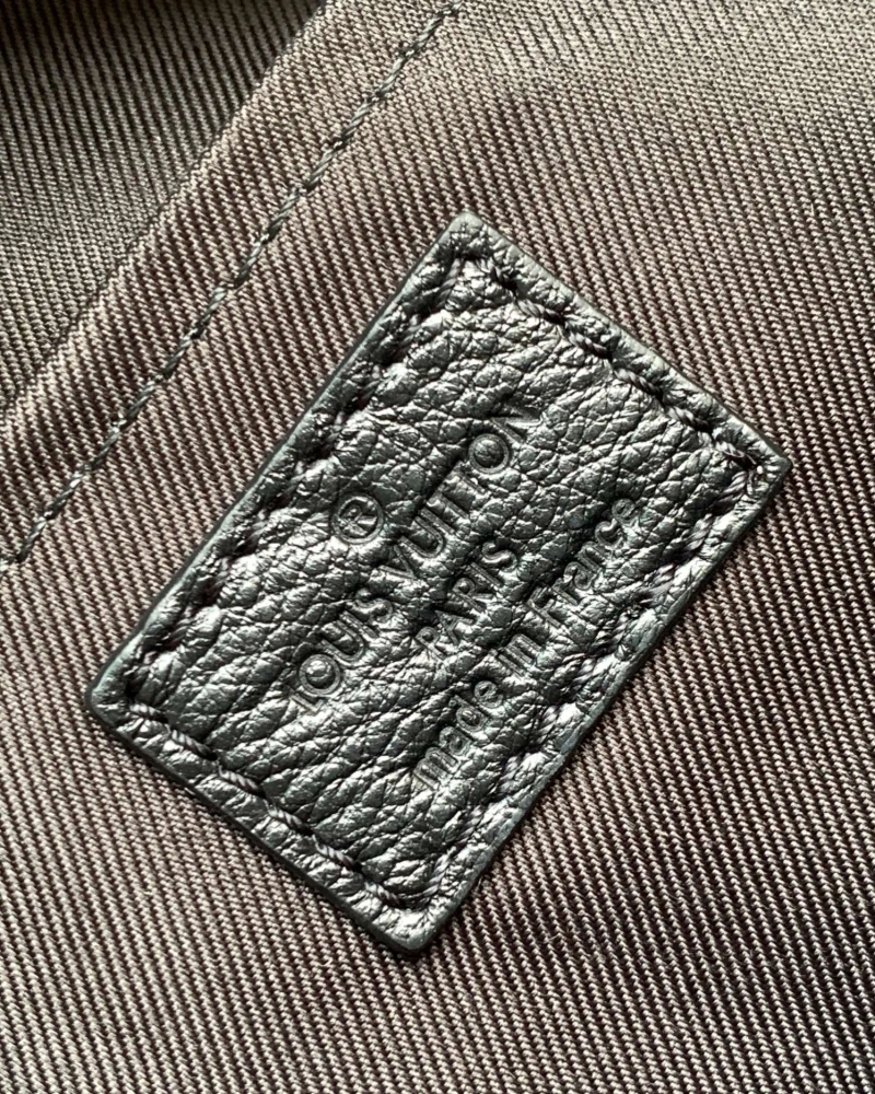 LV Backpacks 4233H-0561