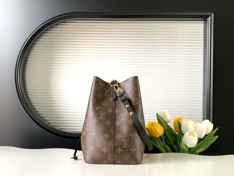 LV Bucket Bags 4233H-0563