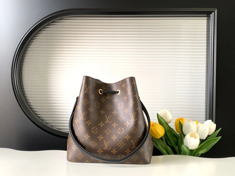 LV Bucket Bags 4233H-0563