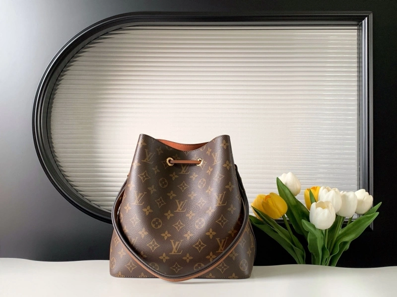 LV Bucket Bags 4233H-0566
