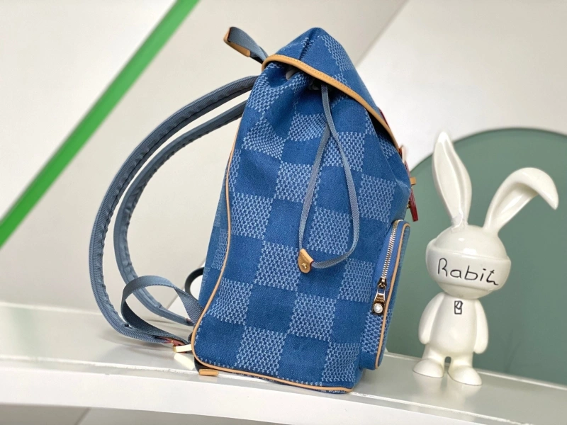 LV Backpacks 4233H-0572